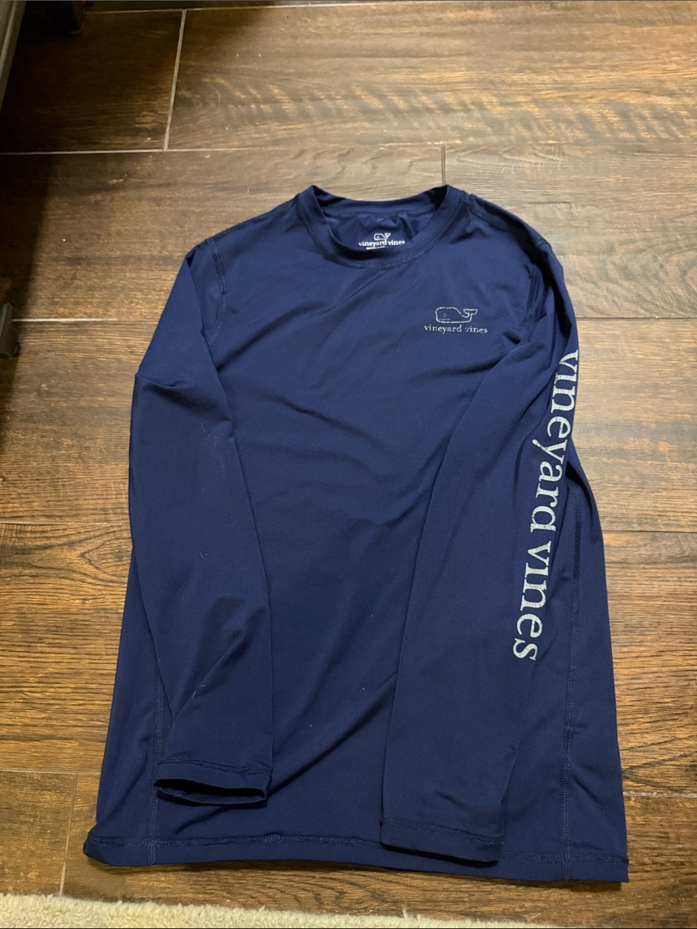 Vineyard Vines Boy’s size S (8-10) Long-Sleeve Logo Tee in Navy Blue
